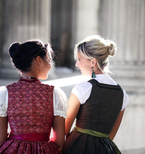 thefashionanarchy_blogger_fashionblog_modeblog_styleblog_wiesn_outfit_oktoberfest_dirndl_couture_trachten_munich_muenchen_spitze_biancaharris_5