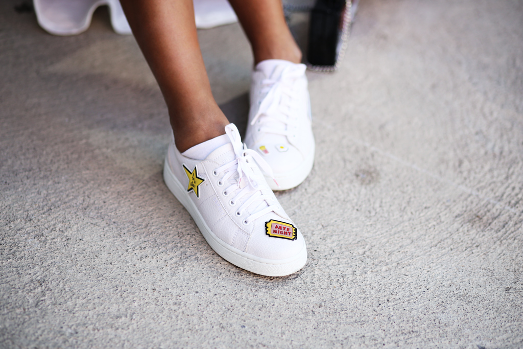 thefashionanarchy_blogger_munichblogger_fashionblogger_modeblog_styleblog_casual_outfit_style_lool_oversize_sweater_white_sneaker_esprit_patches_karllagerfeld_clutch_2